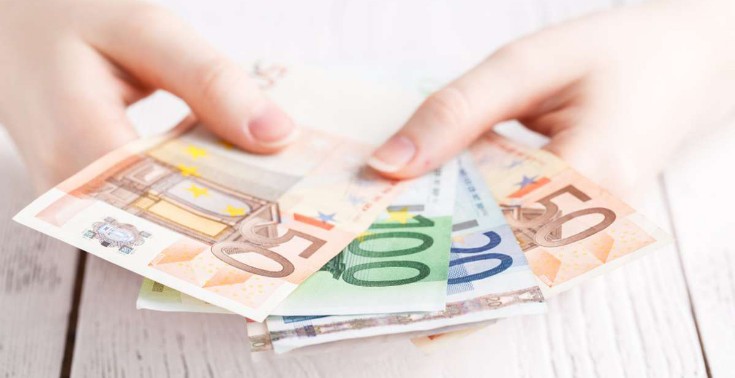 DJ René zeigt, dass ein günstiger DJ ebenso begeistert, erklärt regionale Unterschiede, Erfahrung und Leidenschaft für unvergessliche Hochzeiten