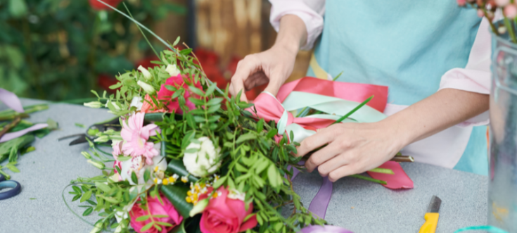 Brautpaar stellt sich die Frage nach dem idealen Planungsbeginn