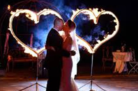 Unsere Hochzeits Feuer Show - Euch erwartet ein magisches Flammenmeer!